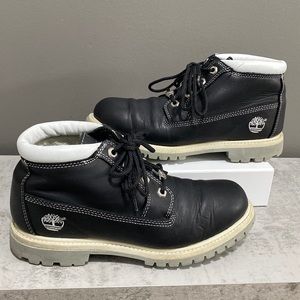 Timberland Women's Nellie Chukka Boot -
Size 8.5 Black Waterproof